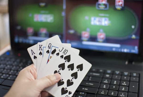 Akses mudah melalui perangkat mobile dan browser terpopuler tanpa aplikasi tambahan